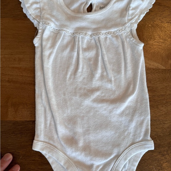 Bundle of 4 12 month onesies in great condition - Picture 3 of 11